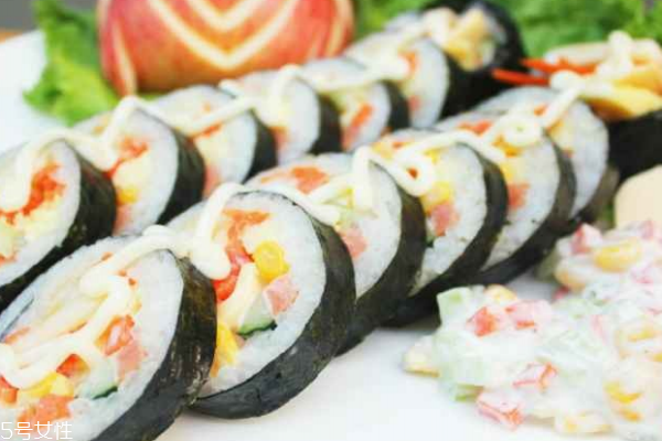 紫菜包饭是糯米吗,紫菜包饭米饭是糯米吗
