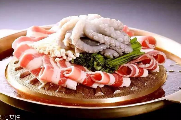 章鱼为什么会吃自己,章鱼为什么能生吃