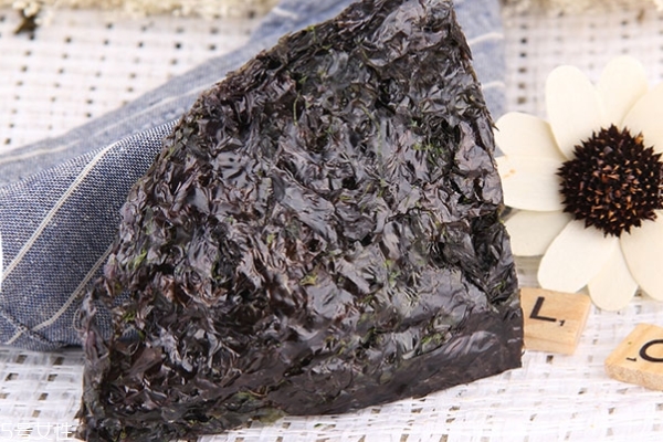 紫菜为什么煮过变成绿色,紫菜煮熟后为什么是绿色的