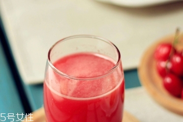 西瓜跟什么榨汁好喝,西瓜汁怎么榨好喝 西瓜跟什么榨汁好喝,西瓜汁怎么榨好喝