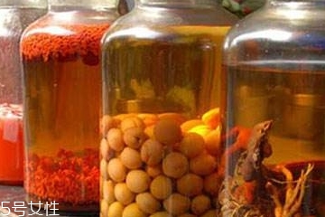 药酒泡越久越好吗,泡药酒多久为好还是时间越长越好