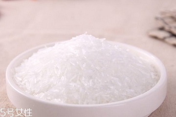味精长什么样子,鸡精是什么提炼出来的