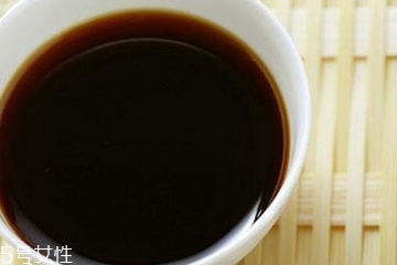 酱油为什么是黑色的?,酱油的颜色为什么是黑色