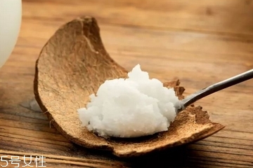 椰子油热量高吗,椰子油的热量是多少大卡 椰子油热量高吗,椰子油的热量是多少大卡