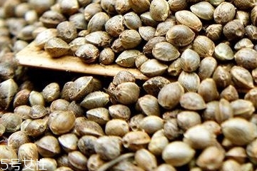 火麻油是芝麻油吗,火麻油是芝麻油吗什么植物的油