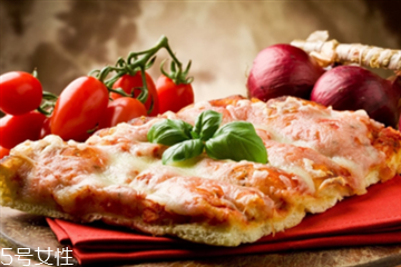 披萨冷了还能吃吗,披萨冷了好吃吗