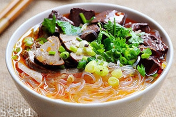 鸭血粉丝汤用的什么粉丝,鸭血粉丝汤