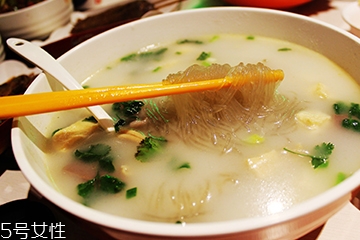 鸭血粉丝汤是凉性还是热性,鸭血粉丝汤是寒性的吗 鸭血粉丝汤是凉性还是热性,鸭血粉丝汤是寒性的吗