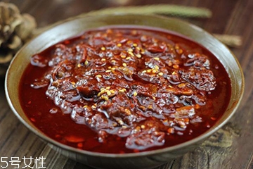 豆瓣酱和甜面酱的区别是什么,甜面酱好吃还是豆瓣酱好吃