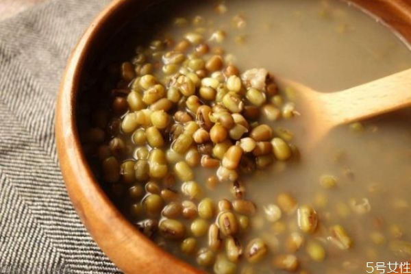 长痘痘喝绿豆汤有效果吗,绿豆汤能祛痘吗 长痘痘喝绿豆汤有效果吗,绿豆汤能祛痘吗