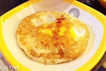 芝麻油能煎蛋吗,黑芝麻油可以煎蛋吗