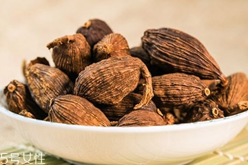 草果宝宝可以吃吗,草果可以直接吃吗