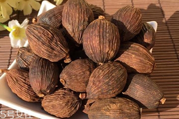 草果能泡水喝吗,草果可以直接泡水喝吗