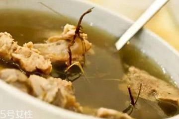 鸡骨草能泡水喝吗?,鸡骨草泡水喝的功效和禁忌