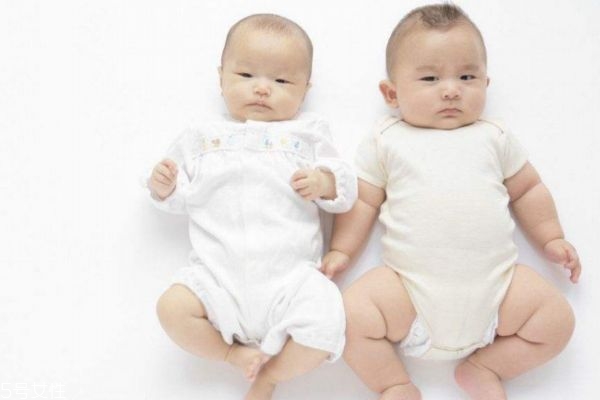 胎毛少正常吗(胎毛少是什么原因) 胎毛少正常吗(胎毛少是什么原因)