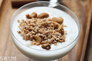 牛奶减肥还是酸奶减肥,减肥是喝牛奶好还是酸奶好 牛奶减肥还是酸奶减肥,减肥是喝牛奶好还是酸奶好