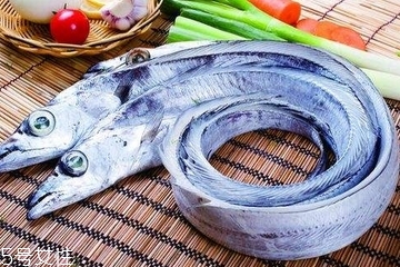 带鱼能和香菇一起吃吗?,鱼能不能和香菇一起吃