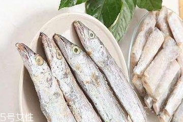 带鱼能和鸡蛋一起吃吗,鸡蛋鱼可以一起吃吗