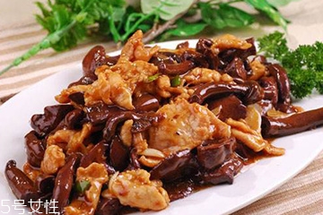 松蘑是什么颜色的图片,松蘑是什么