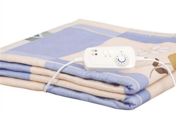 电热毯可以折叠使用吗(双人电热毯可以折叠使用吗)