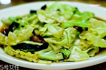 虾可以和菜心一起吃吗?,虾能和卷心菜一起吃吗