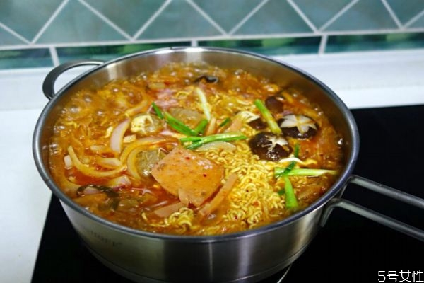 部队火锅里面都有什么食材,什么是部队火锅