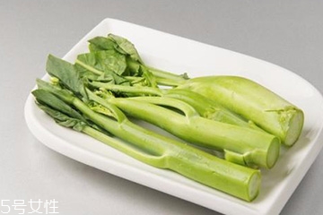 芥兰能炒牛肉吗,芥兰可以炒牛肉吗