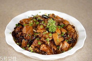 蘑菇和菜花能一起吃吗,口蘑和花菜可以一起吃吗