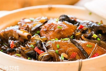 榛蘑除了炖小鸡还能怎么吃,鸡和蘑菇可以一起吃吗