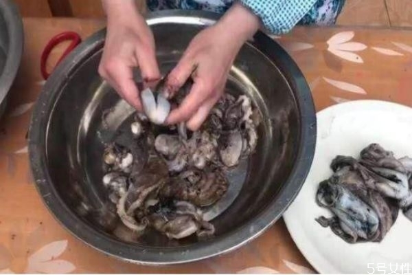 八爪鱼的墨汁可以吃吗?,八爪鱼的墨汁可以吃吗 吃它有什么好处