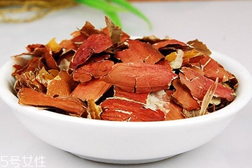 花生衣的热量高吗,裹衣花生的热量