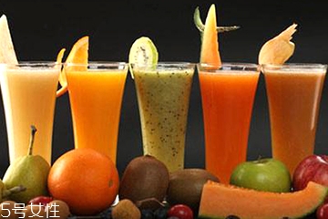 果汁能当早餐吗,早上吃果汁当早餐可以吗 果汁能当早餐吗,早上吃果汁当早餐可以吗