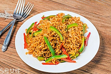 方便面是不是零食?,方便面是零食吗