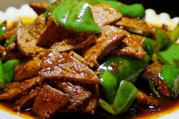 猪肝怎么做好吃又嫩又好吃,猪肝怎么炒好吃家常做法