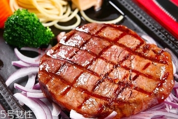 西冷牛排适合几分熟,西冷牛排几成熟好吃