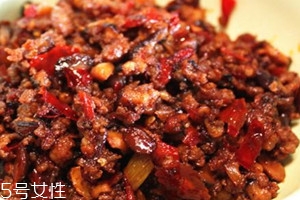 香菇酱用干的还是新鲜的,香菇酱用干香菇还是鲜香菇