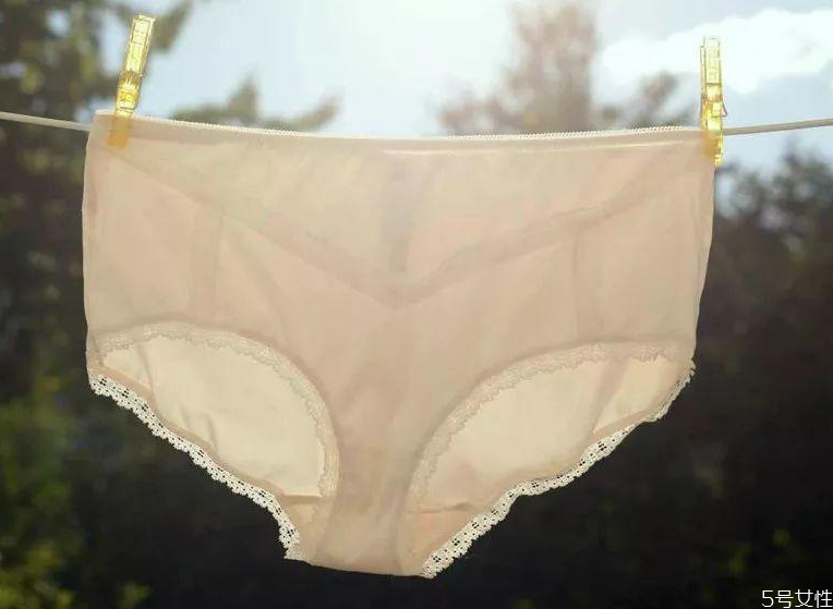 兰蔻小黑瓶肌底液适合什么年龄(兰蔻小黑瓶肌底液适合什么年龄)