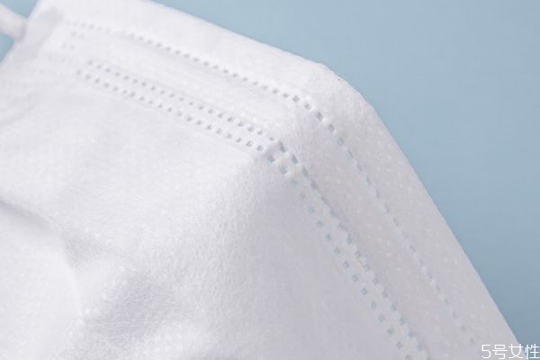 医用口罩喷了酒精还能用吗(医用口罩喷了酒精还能用吗)