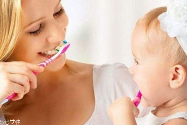 宝宝口臭的分类(宝宝口臭是什么情况)