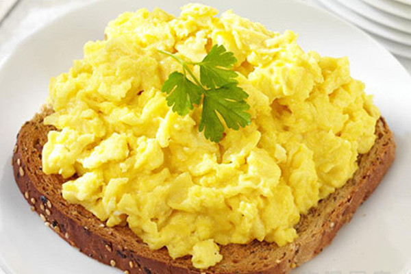 怎么炒鸡蛋又大又蓬松窍门,怎么炒鸡蛋又大又蓬松淀粉