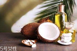 椰子油可以直接涂脸上吗?,椰子油可以直接涂抹在脸上吗