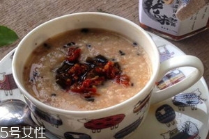 麦片可以和芝麻一起吃吗?,麦片和芝麻能一起吃吗