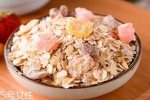 金味麦片过期了还能吃吗,袋装麦片过期了还能吃吗