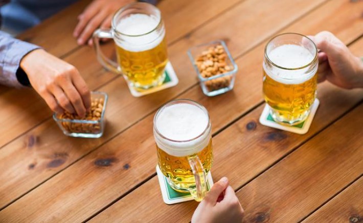 在一起喝酒的人需要承担什么责任(一起喝酒的人承担多少责任)