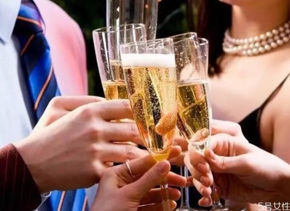 喝酒断片有哪些类型(什么是喝酒断片)