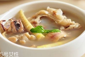 莲藕墨鱼排骨汤的做法,萝卜墨鱼排骨汤的做法