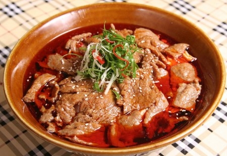 水煮牛肉用什么火锅底料,可以用火锅底料炖牛肉吗 水煮牛肉用什么火锅底料,可以用火锅底料炖牛肉吗