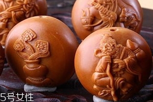 橄榄核一天上几次油,橄榄核多久上油一次