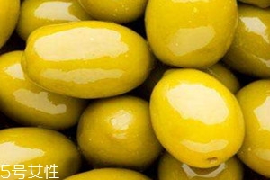 冰糖橄榄可以治咳嗽吗,猪粉煮橄榄可以治咳嗽吗