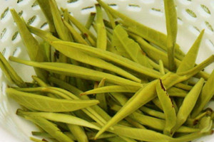 碧螺春什么味道,碧螺春什么味道什么颜色,可以放多久,闻起来怎么样